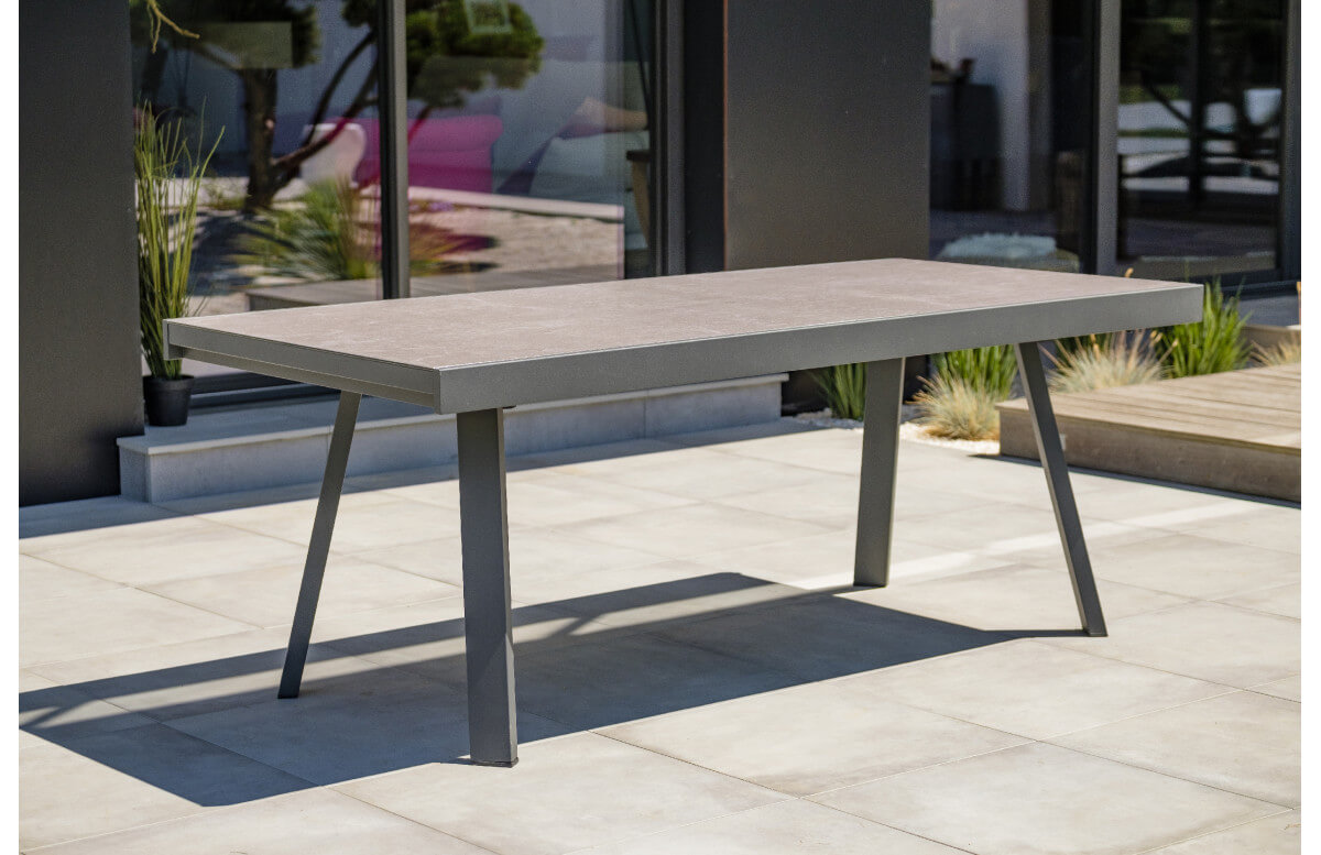 Table de jardin aluminium extensible par le pied