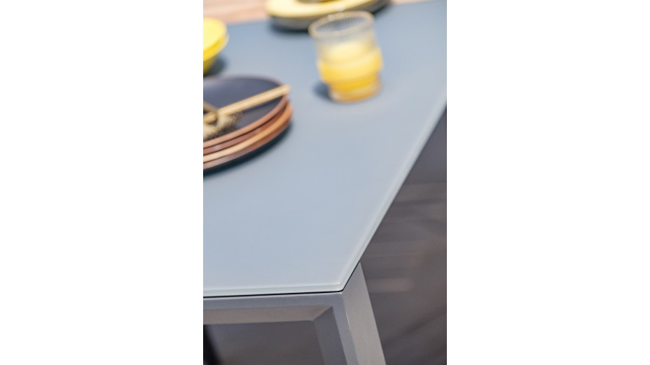 Table de jardin HONFLEUR (180/250x100 cm) aluminium avec plateau en verre et rallonge HPL imitation bois - GRIS ANTHRACITE