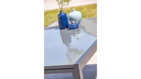Table de jardin TOLEDE (200/300x100 cm) en aluminium et plateau verre avec rallonge intégrée - GRIS ANTHRACITE