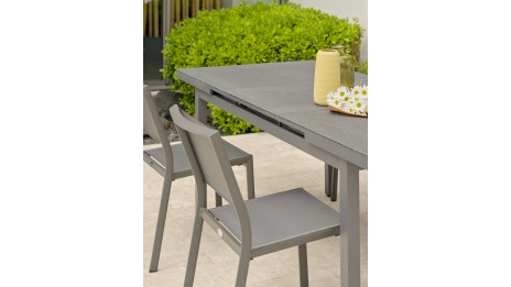 Lot composé d'une table de jardin DANIA-TB210-STONE-N avec rallonge et de 4 chaises STOCKHOLM-CH empilables