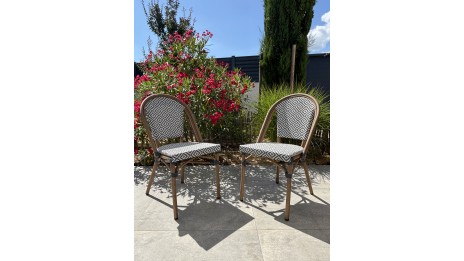 Lot composé d'une table de jardin BISTRO-TB70-HPL-MB et de 2 fauteuils BISTRO-FT-TEX-BLEU empilables