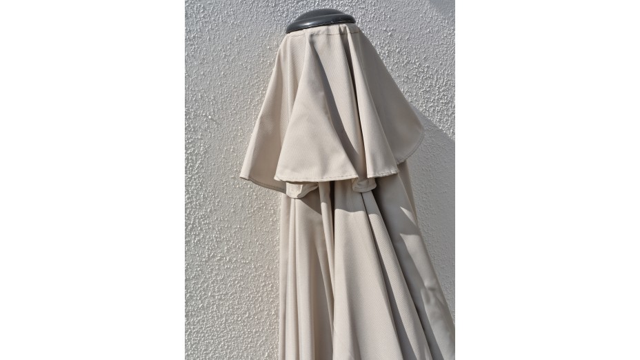 Parasol MARBELLA (diam. 2,7 m) à manivelle en aluminium gris anthracite et polyester - GRIS