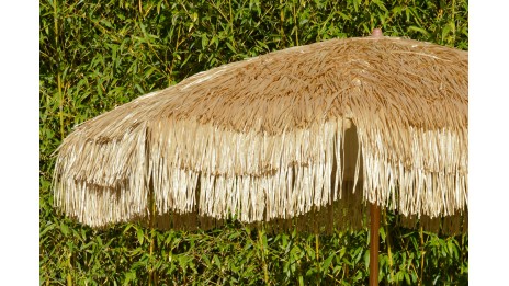 Parasol à franges HAWAI (diam. 200 cm) en acier finition bois - MARRON
