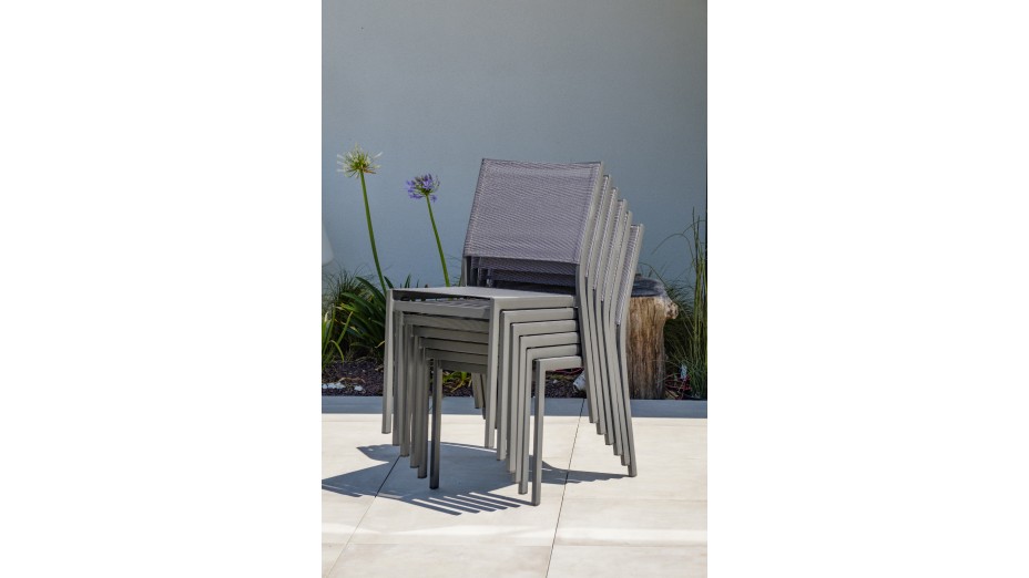 Lot composé d'une table de jardin STOCKHOLM-TB300-ALU avec rallonge et de 8 chaises STOCKHOLM-CH empilables