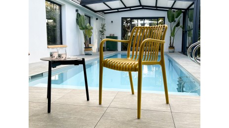 Lot composé de 2 fauteuils de jardin TIAGO-FT-MOUTARDE empilables