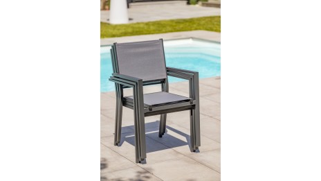 Lot composé d'un table de jardin TOLEDE-TB300-NOIR avec rallonge et de 8 fauteuils TOLEDE-FT empilables