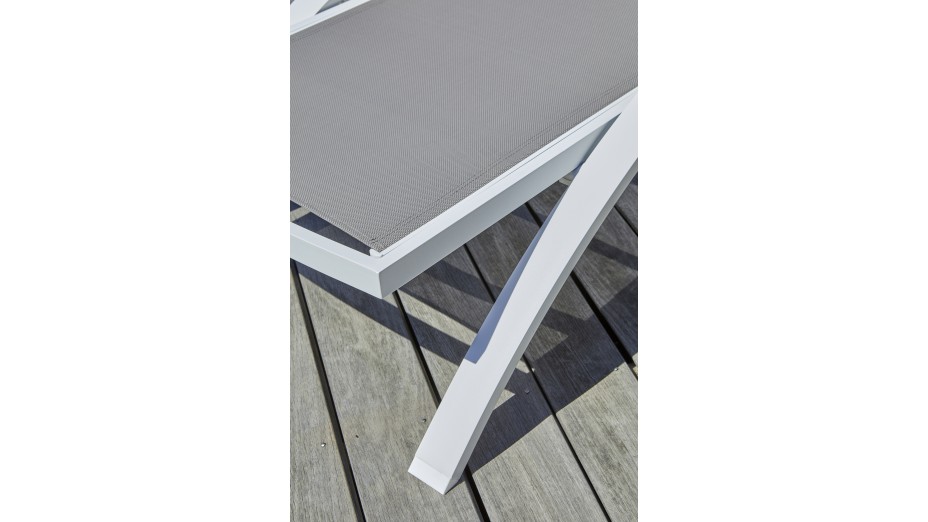 Lot composé de 2 bains de soleil BARCELONA-CL-BLANC empilables