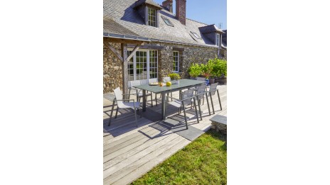 Lot composé d'une table de jardin MIAMI-TB240-KAKI avec rallonge et de 8 fauteuils MIAMI-FT-KAKI empilables