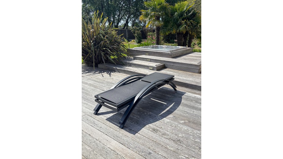 Lot composé de 2 bains de soleil BARCELONA-CL-NOIR empilables