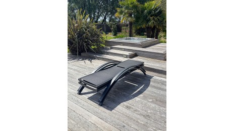 Lot composé de 2 bains de soleil BARCELONA-CL-NOIR empilables