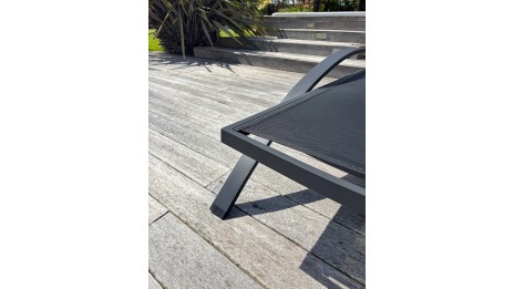 Lot composé de 2 bains de soleil BARCELONA-CL-NOIR empilables