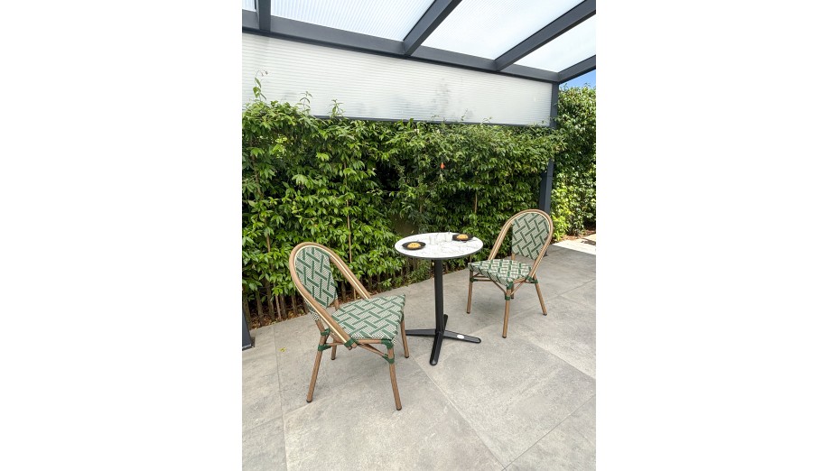 Lot composé d'une table de jardin BISTRO-TB60-HPL-MB et de 2 fauteuils BISTRO-FT-TEX-VERT empilables