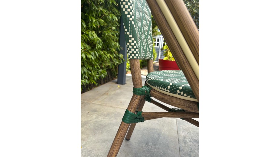Lot composé d'une table de jardin BISTRO-TB60-HPL-MB et de 2 fauteuils BISTRO-FT-TEX-VERT empilables