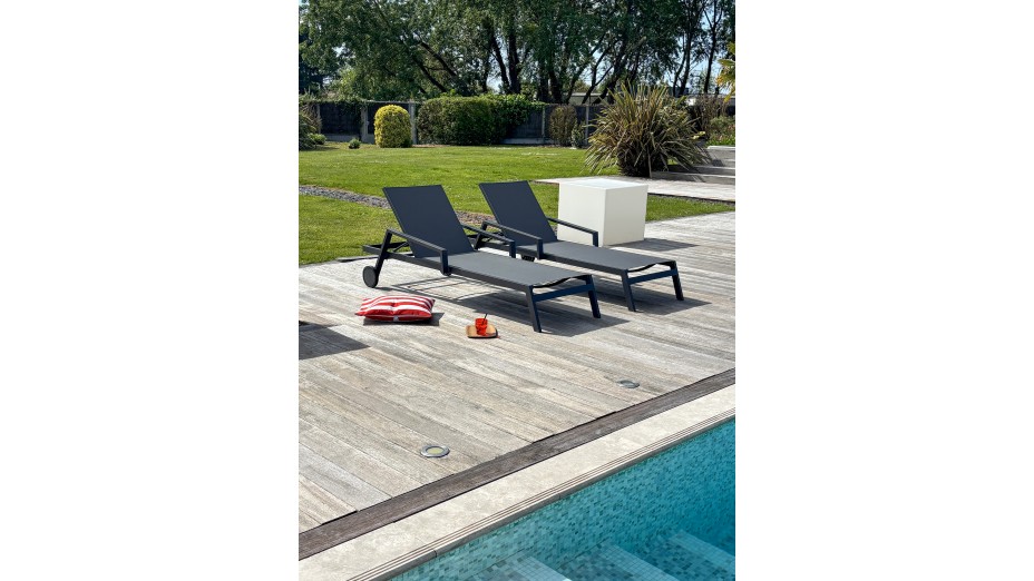 Lot composé de 2 bains de soleil multi-positions IBIZA-CL-NOIR