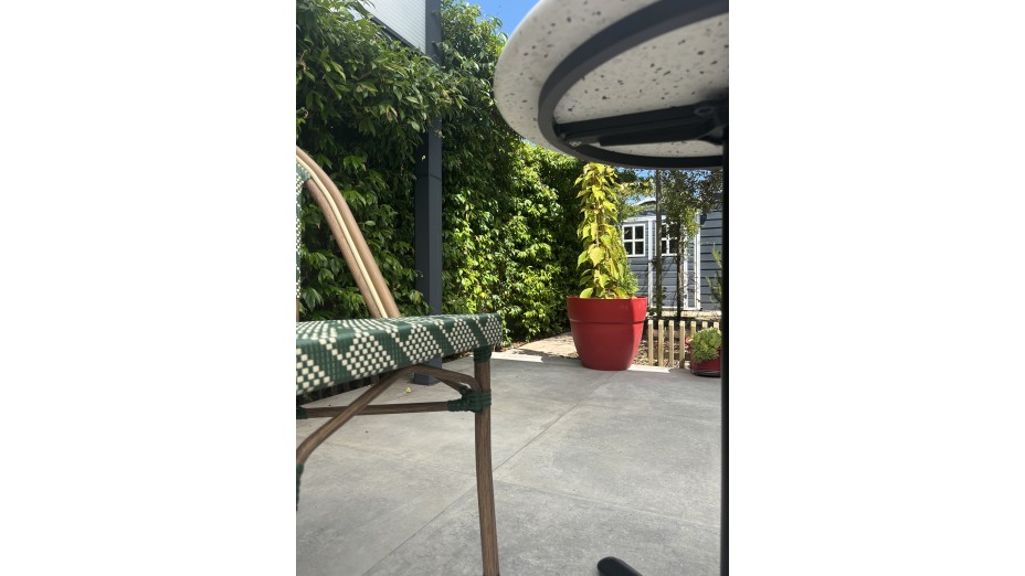 Lot composé d'une table de jardin BISTRO-TB60-TRZ et de 2 fauteuils BISTRO-FT-TEX-VERT empilables