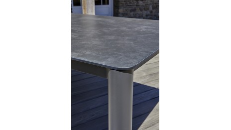 Lot composé d'une table de jardin CAMARGUE-TB220 et de 6 fauteuils CAMARGUE-FT