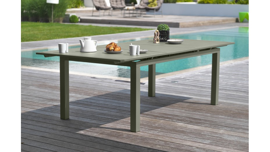 Lot composé d'une table de jardin MIAMI-TB240-KAKI avec rallonge et de 6 fauteuils MIAMI-FT-KAKI empilables